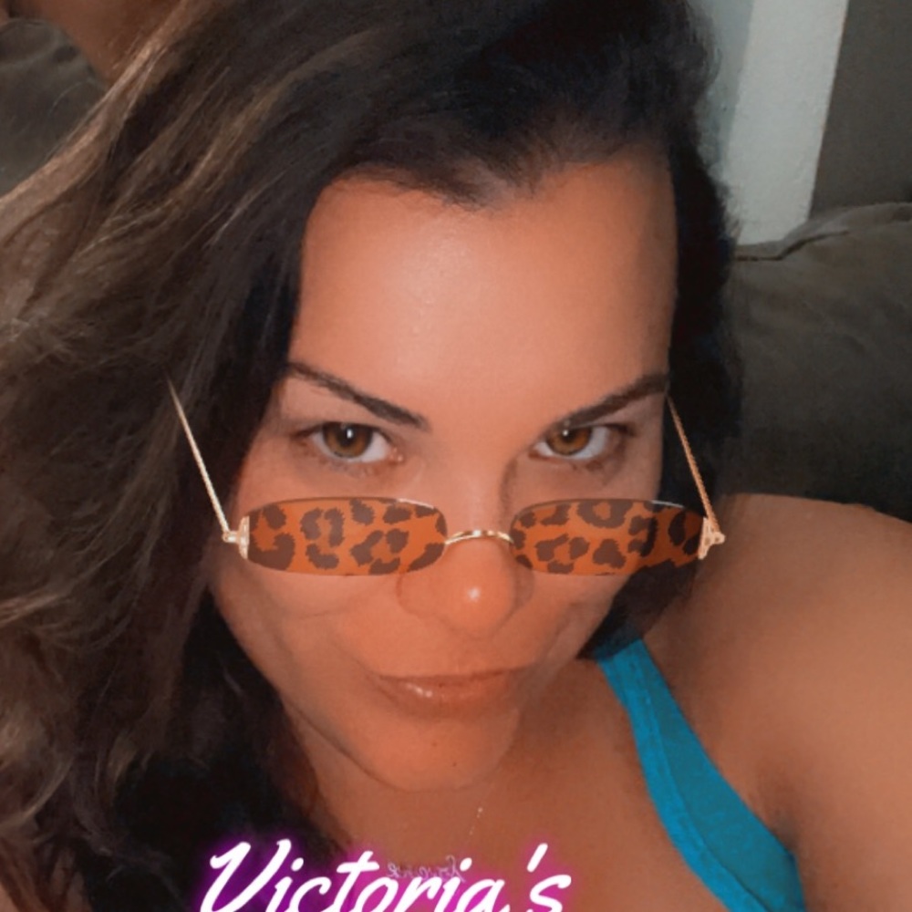 Meet your Posher, Victoria